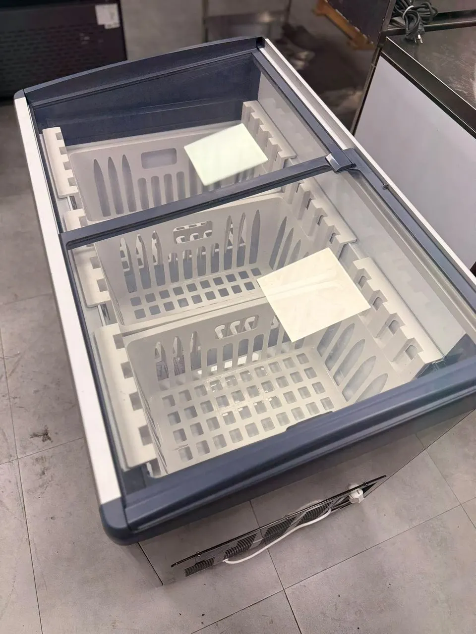 Freezer 336lts vidrio recto