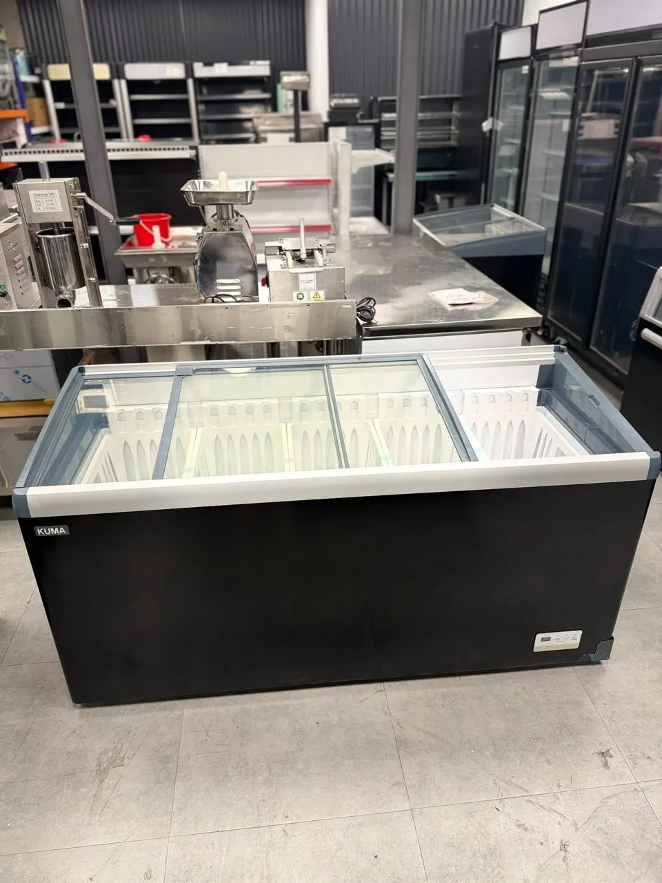 Freezer 590lts 2 vidrio recto